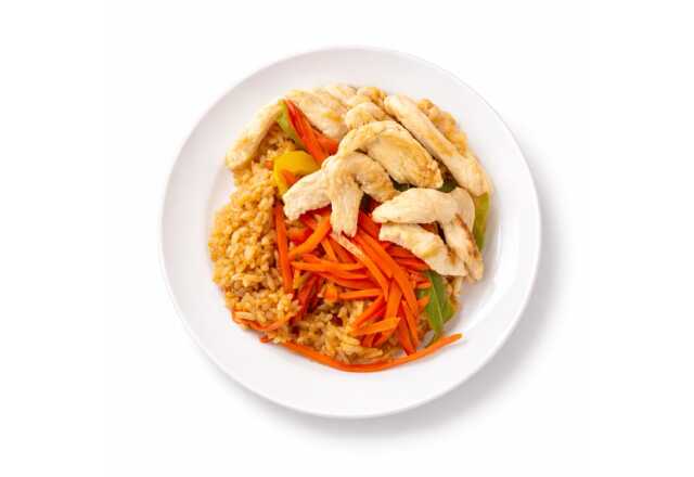 Рис с курицей и овощами охлажденный