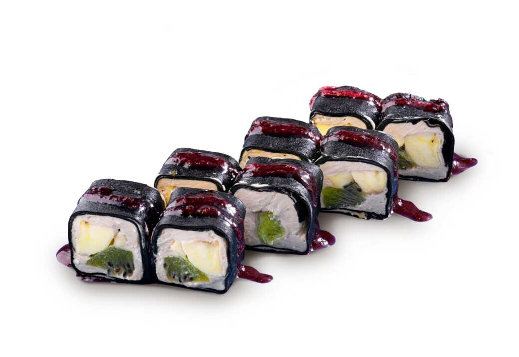 Сладкий ролл с бананом и киви